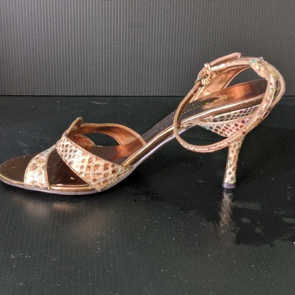 Shoes - Picture 4 of 4